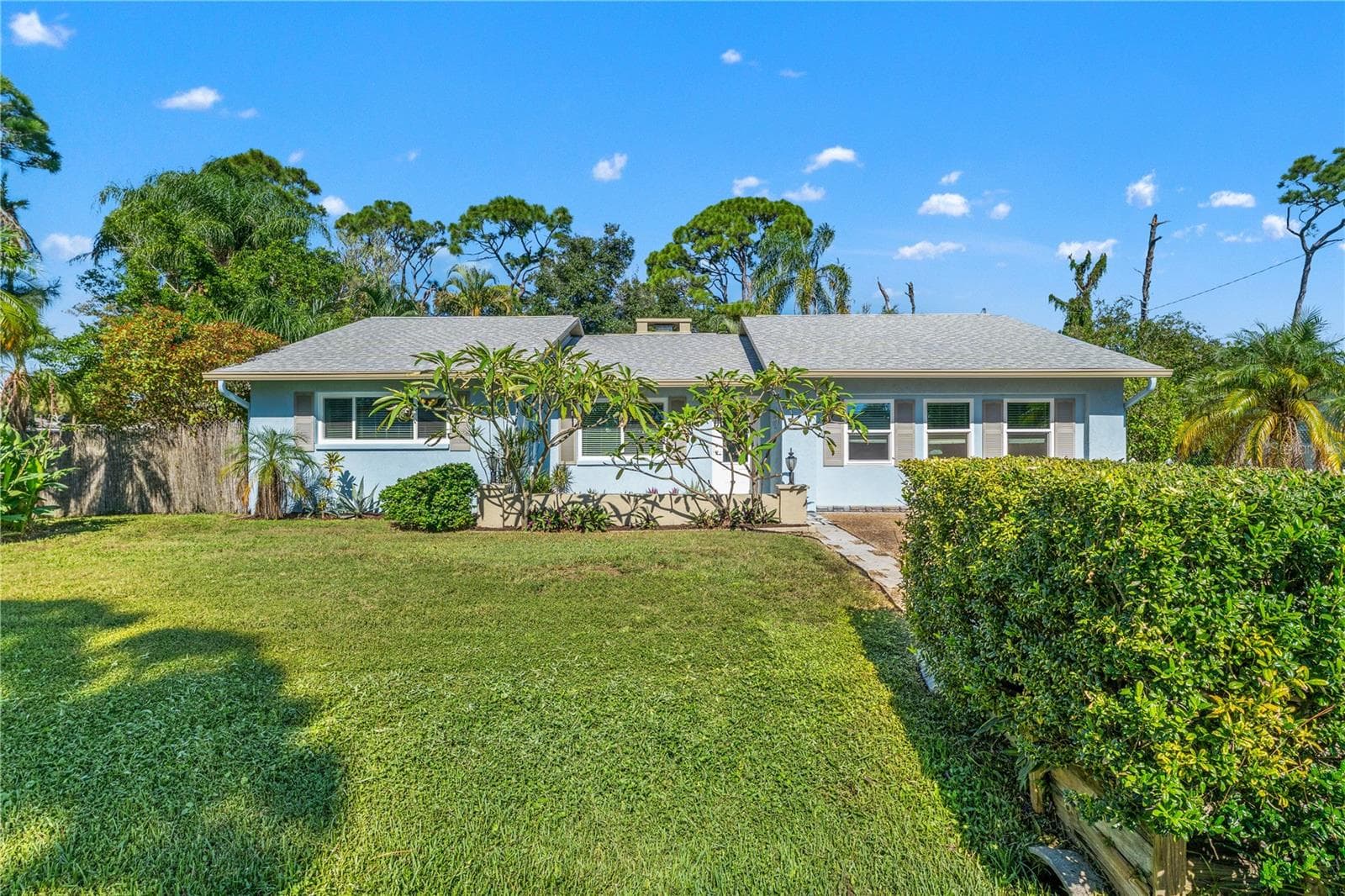 Single Family Residence at 424 CARMEL RD, VENICE, photo 2 of 35