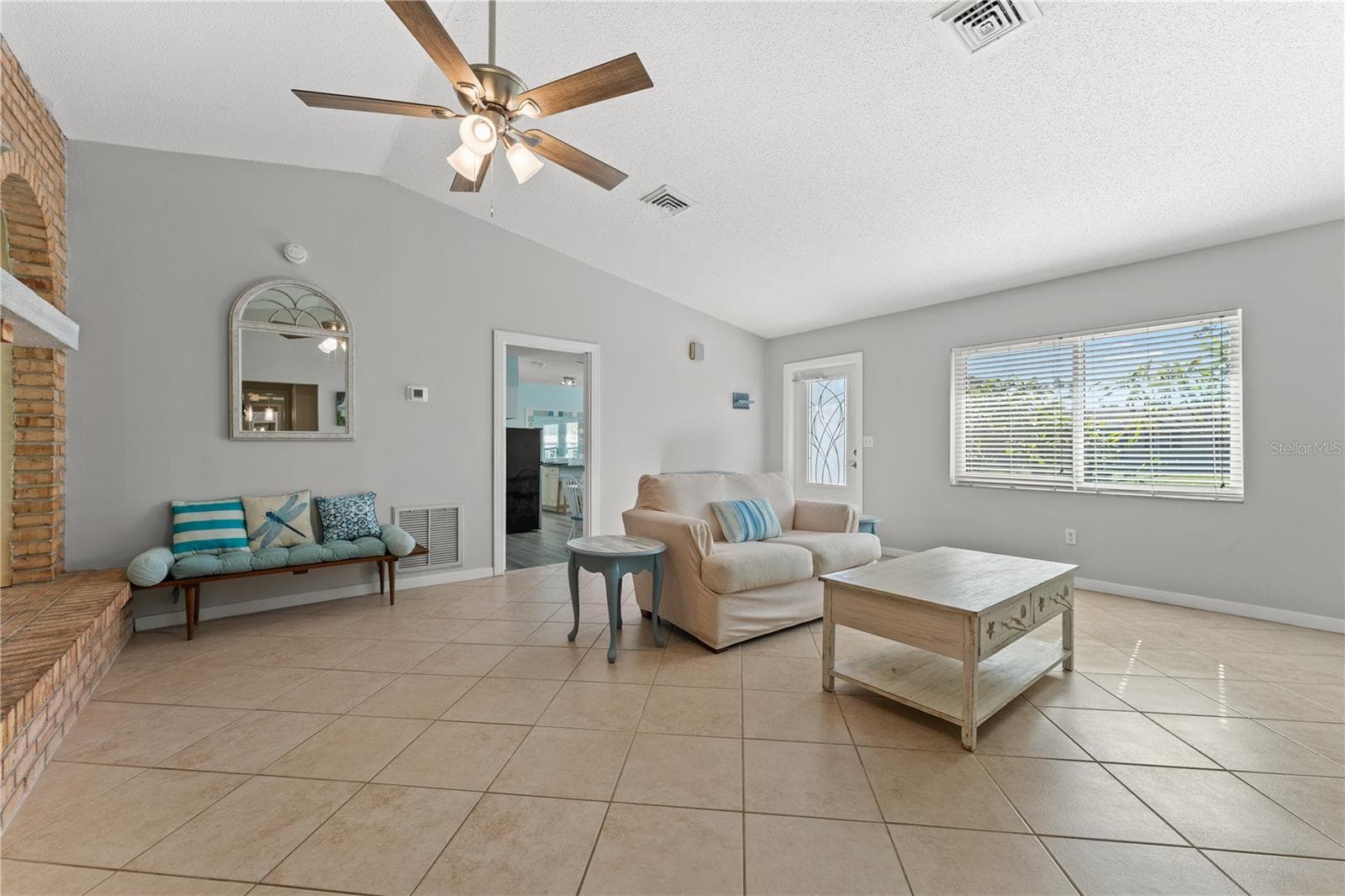 Single Family Residence at 424 CARMEL RD, VENICE, photo 7 of 35