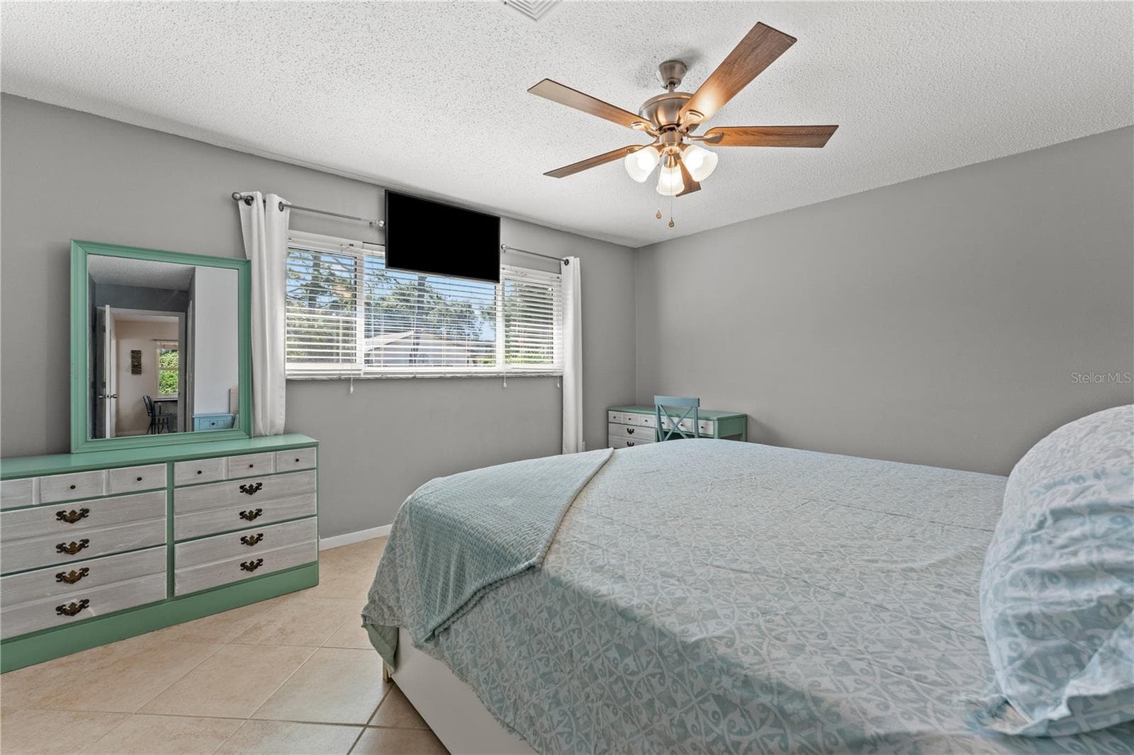 Single Family Residence at 424 CARMEL RD, VENICE, photo 11 of 35