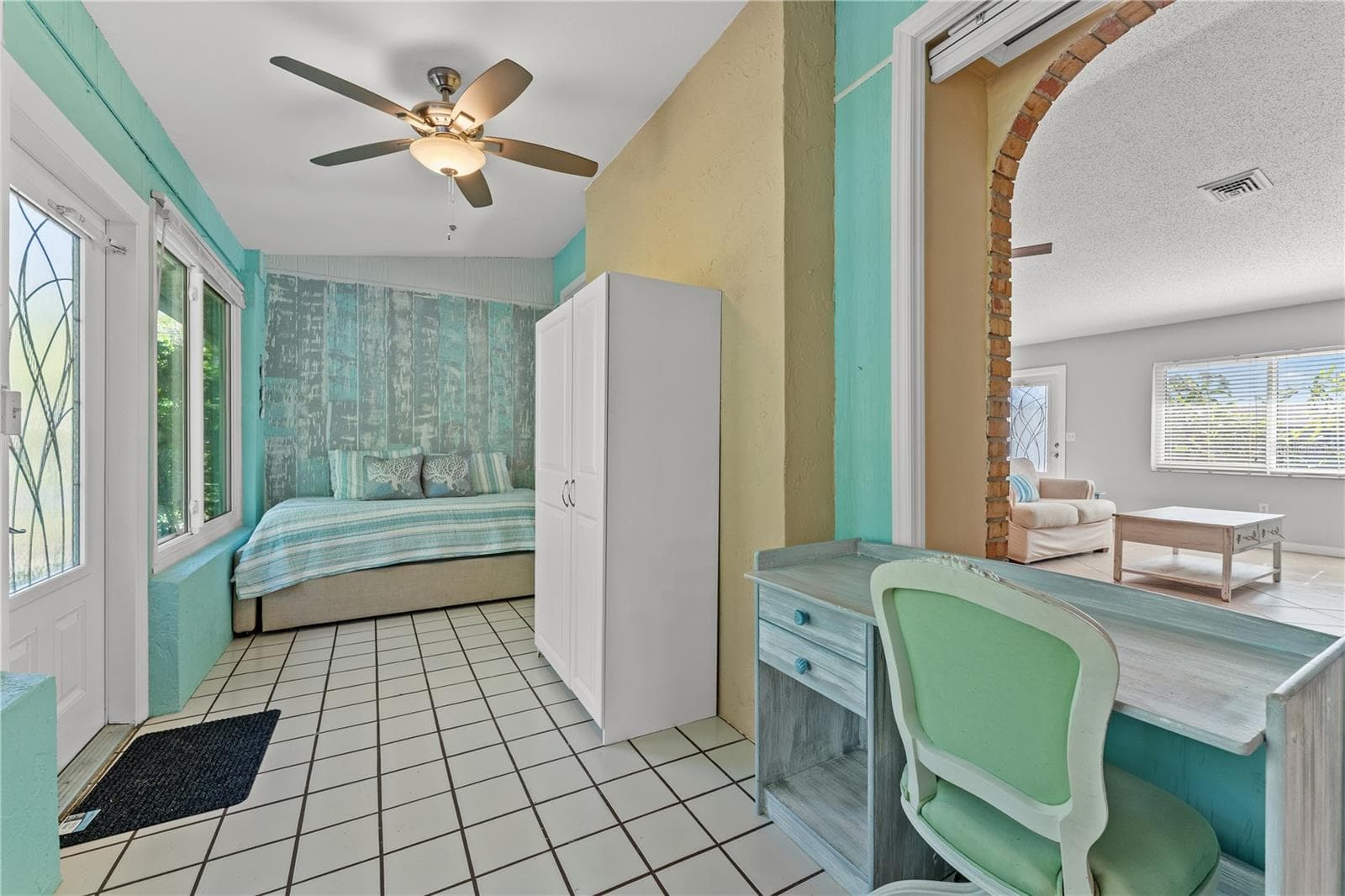 Single Family Residence at 424 CARMEL RD, VENICE, photo 19 of 35