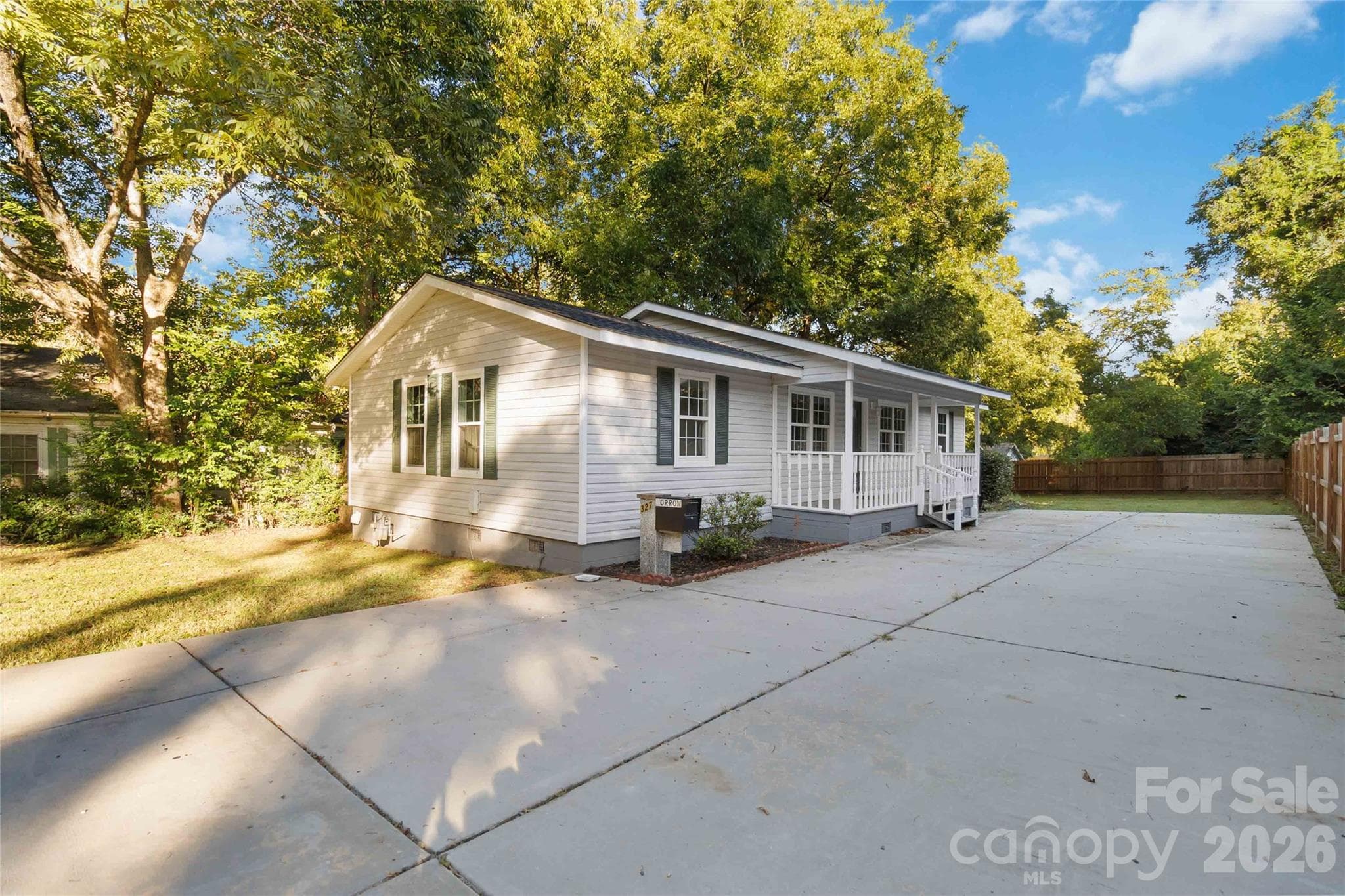 327 E Morrow Avenue