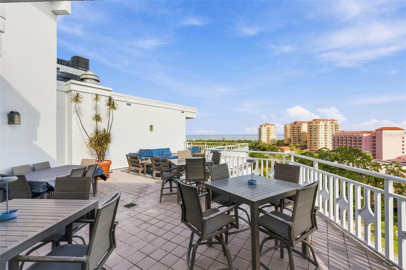 9th Floor Roof Terrace - 700 BEACH DR NE #803, ST PETERSBURG