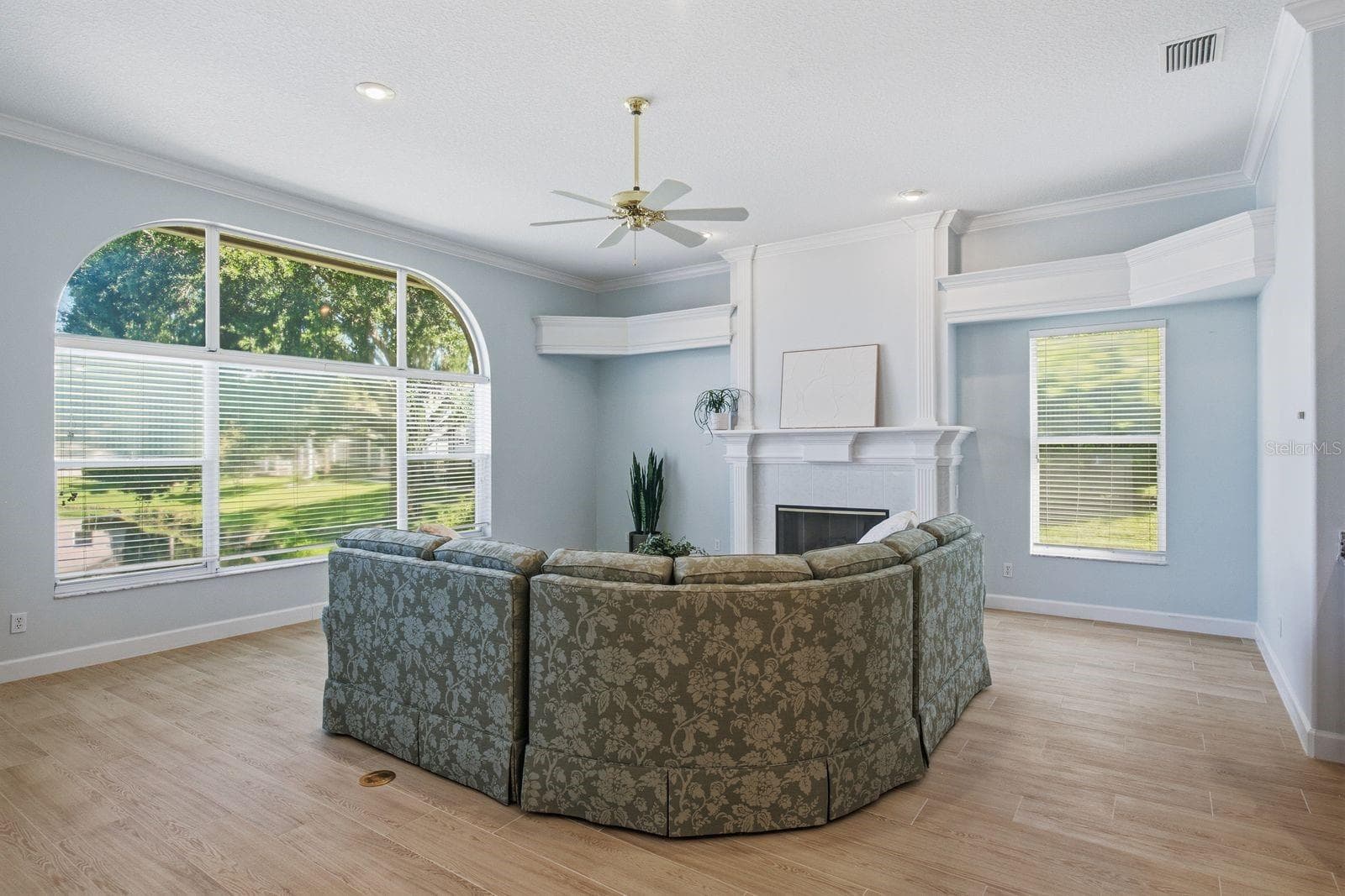 Great view of pond from the Family room - 3763 EXECUTIVE DR, PALM HARBOR