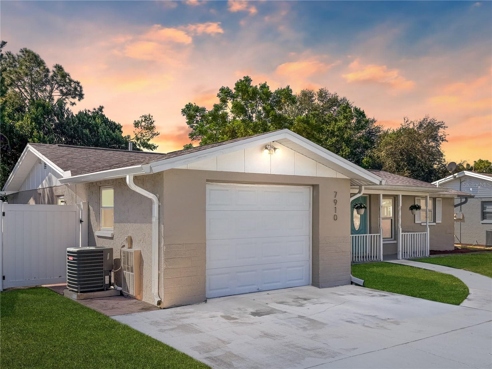 Single Family Residence at 7910 ILEX DR, PORT RICHEY, photo 2 of 34