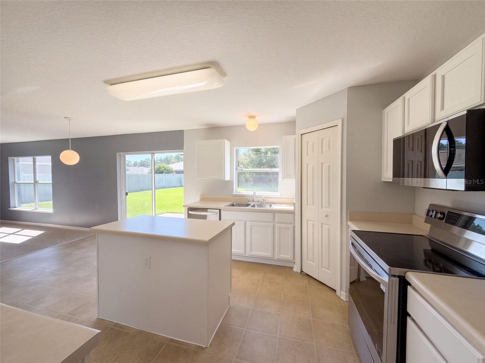 Single Family Residence at 10 FREELAND LN, PALM COAST, photo 3 of 28