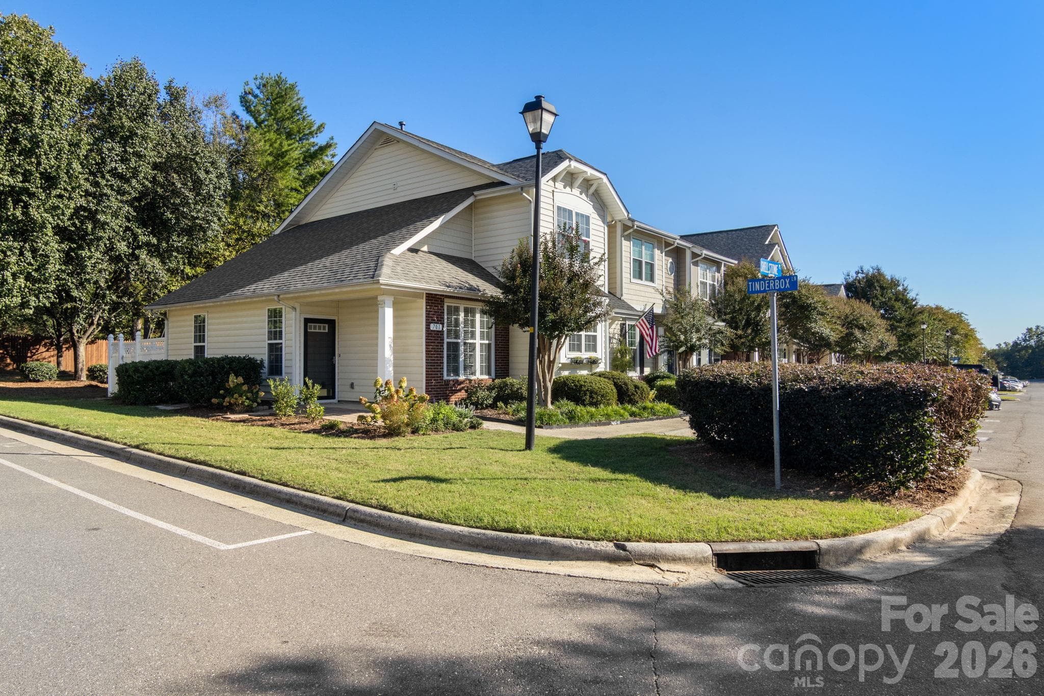 Townhouse at 701 Shellstone Place, Fort Mill, photo 4 of 27