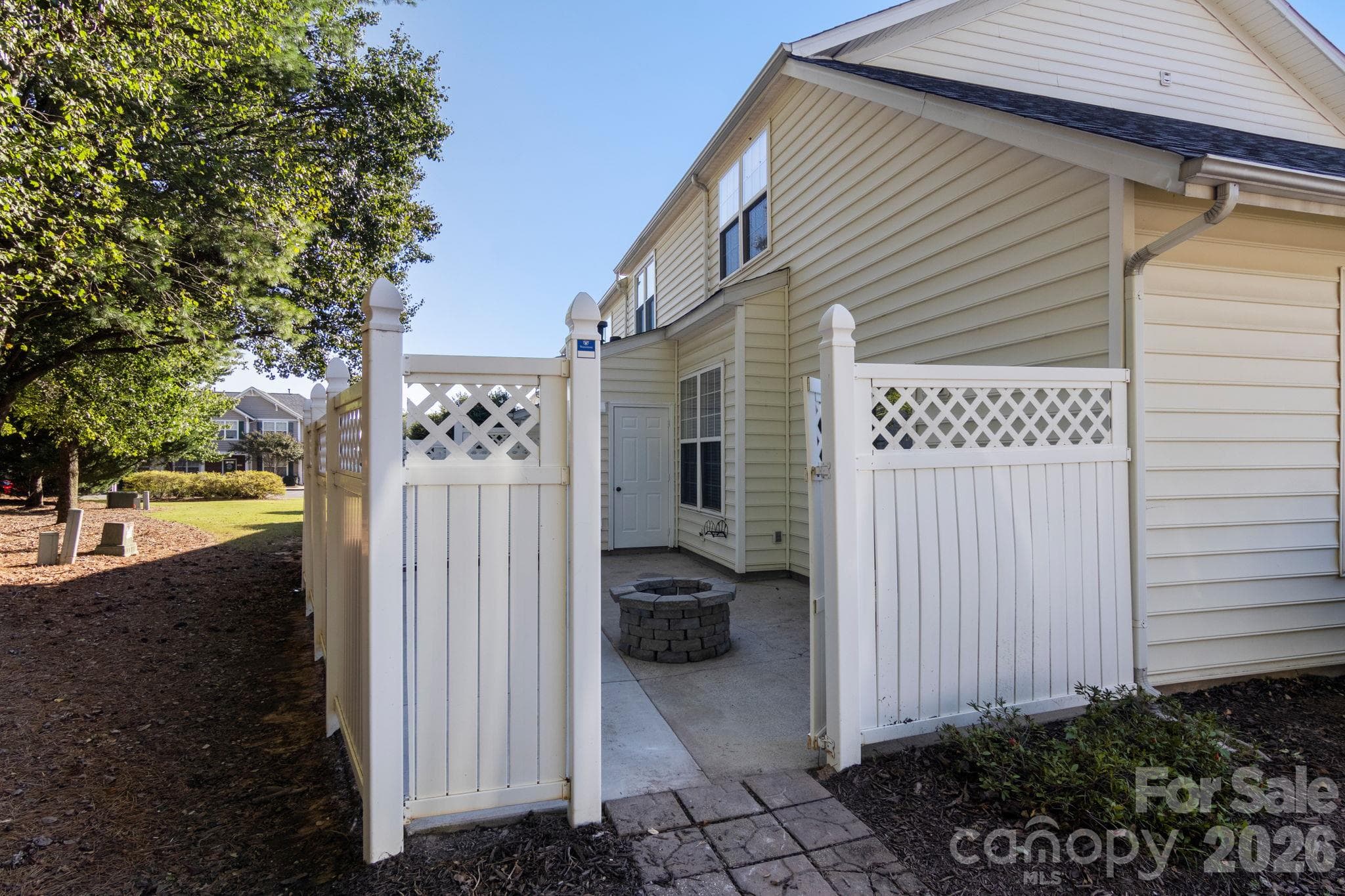 Townhouse at 701 Shellstone Place, Fort Mill, photo 5 of 27