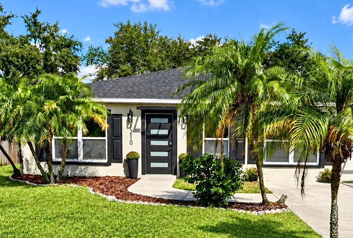 1210 CASA BONITA AVE