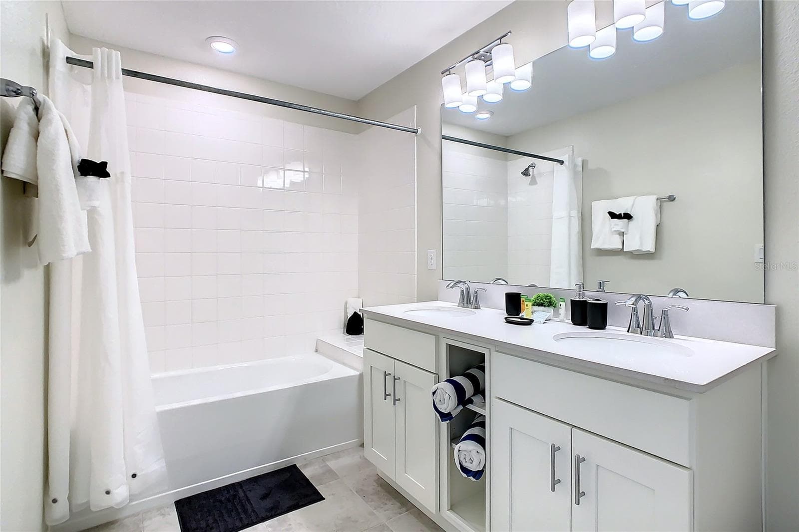 Guest Bathroom - 3131 PARADOX CIR #205, KISSIMMEE