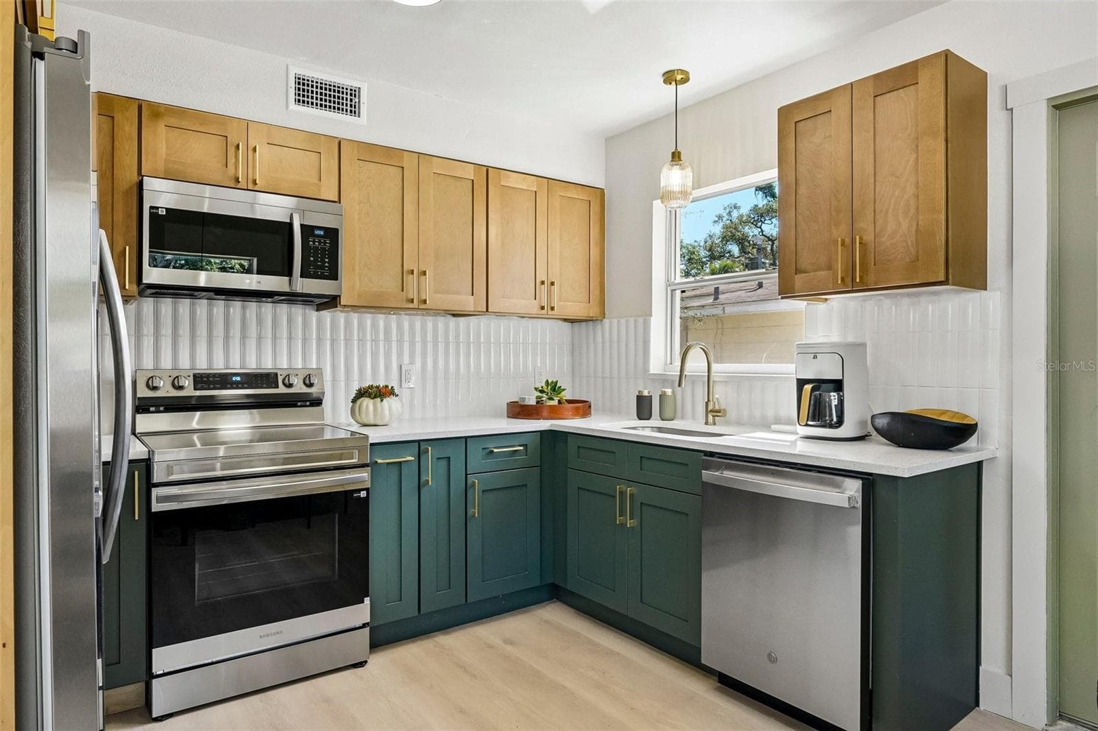 Single Family Residence at 2112 25TH ST S, ST PETERSBURG, photo 15 of 37