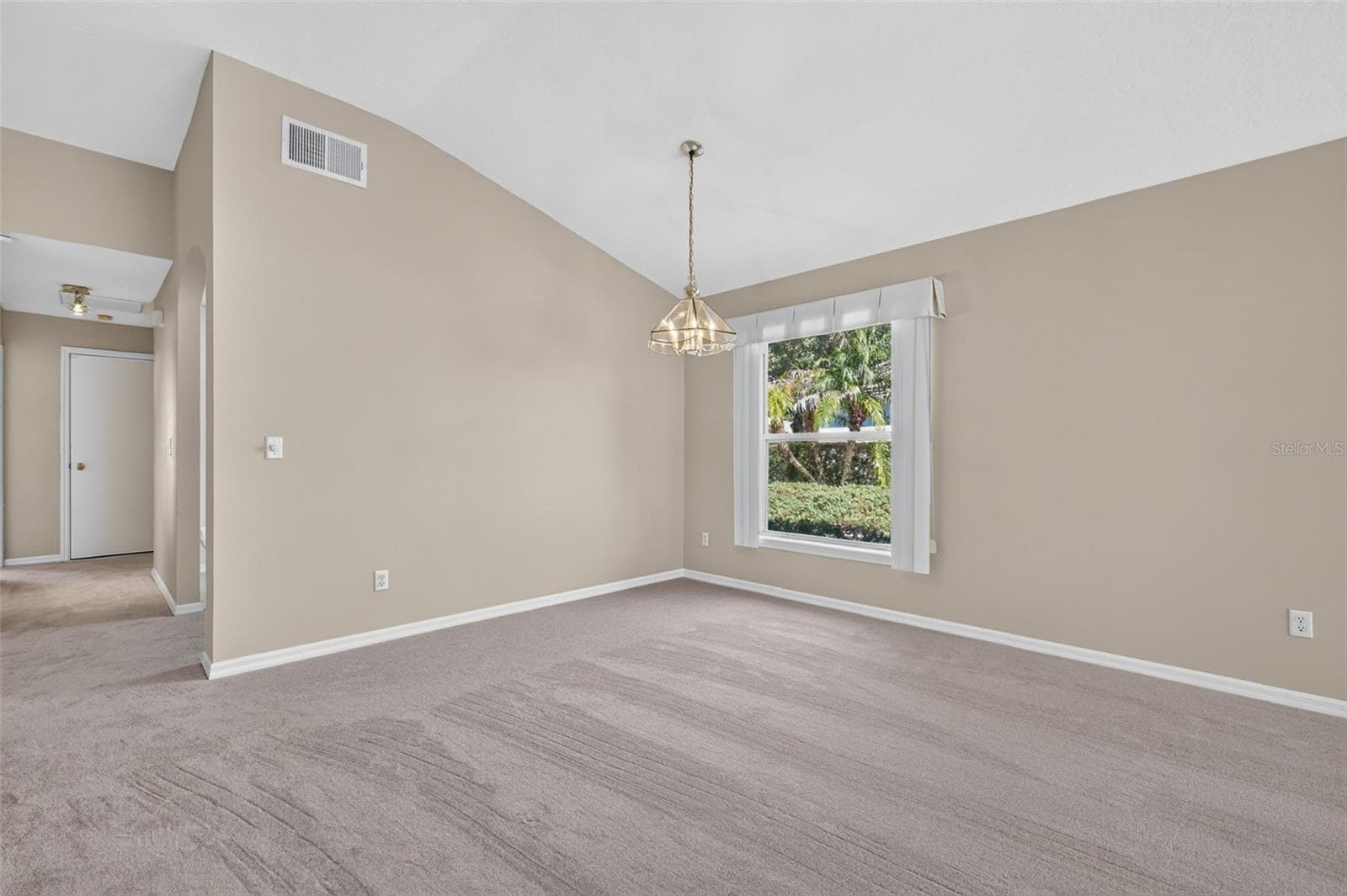 Single Family Residence at 3032 ANDOVER CT, MOUNT DORA, photo 6 of 51