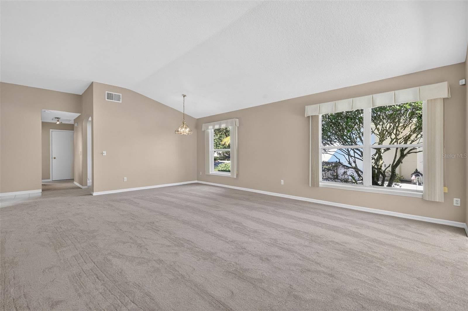 Single Family Residence at 3032 ANDOVER CT, MOUNT DORA, photo 9 of 51