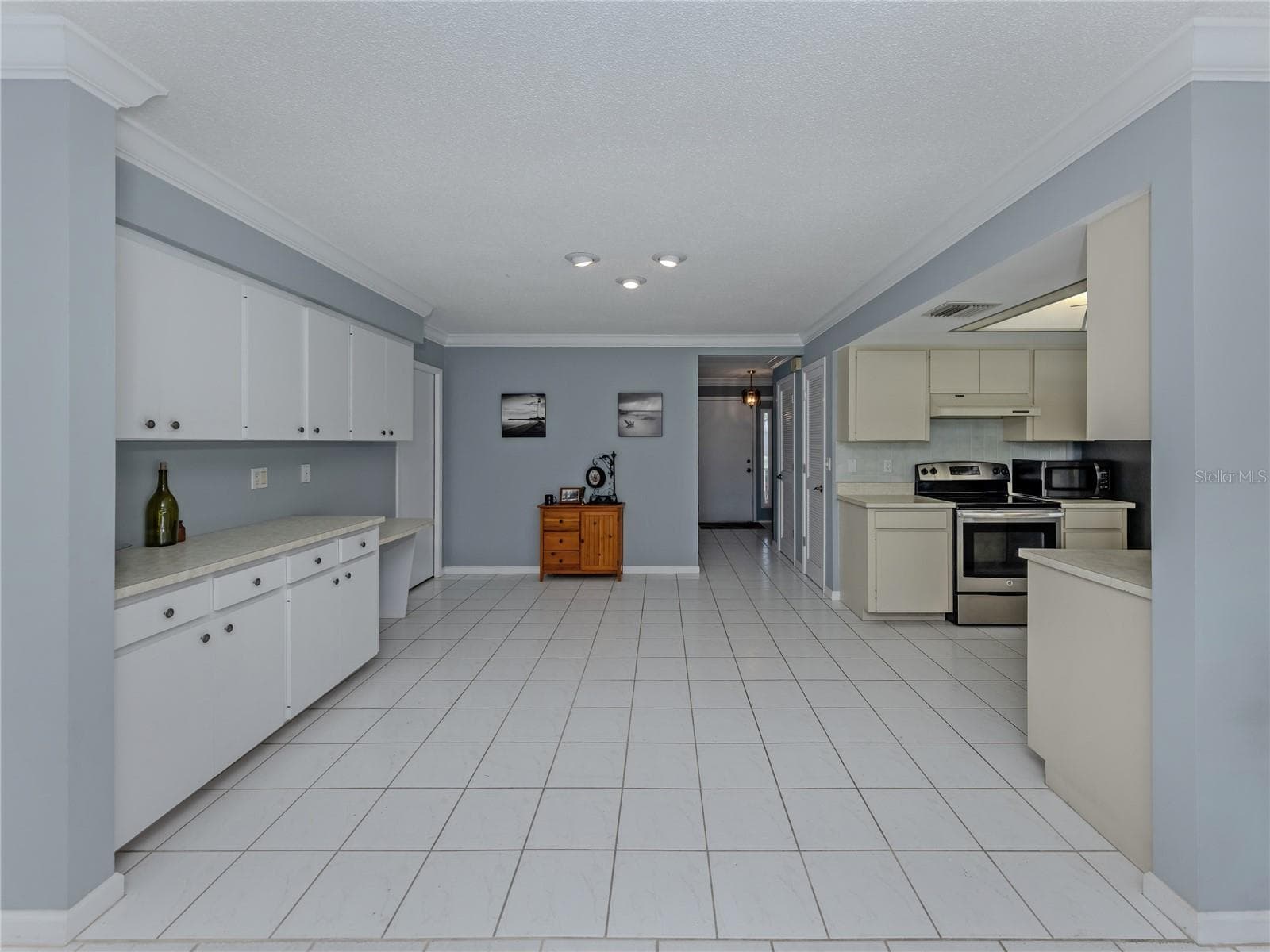 Single Family Residence at 1612 VIKKI CT, VENICE, photo 8 of 26
