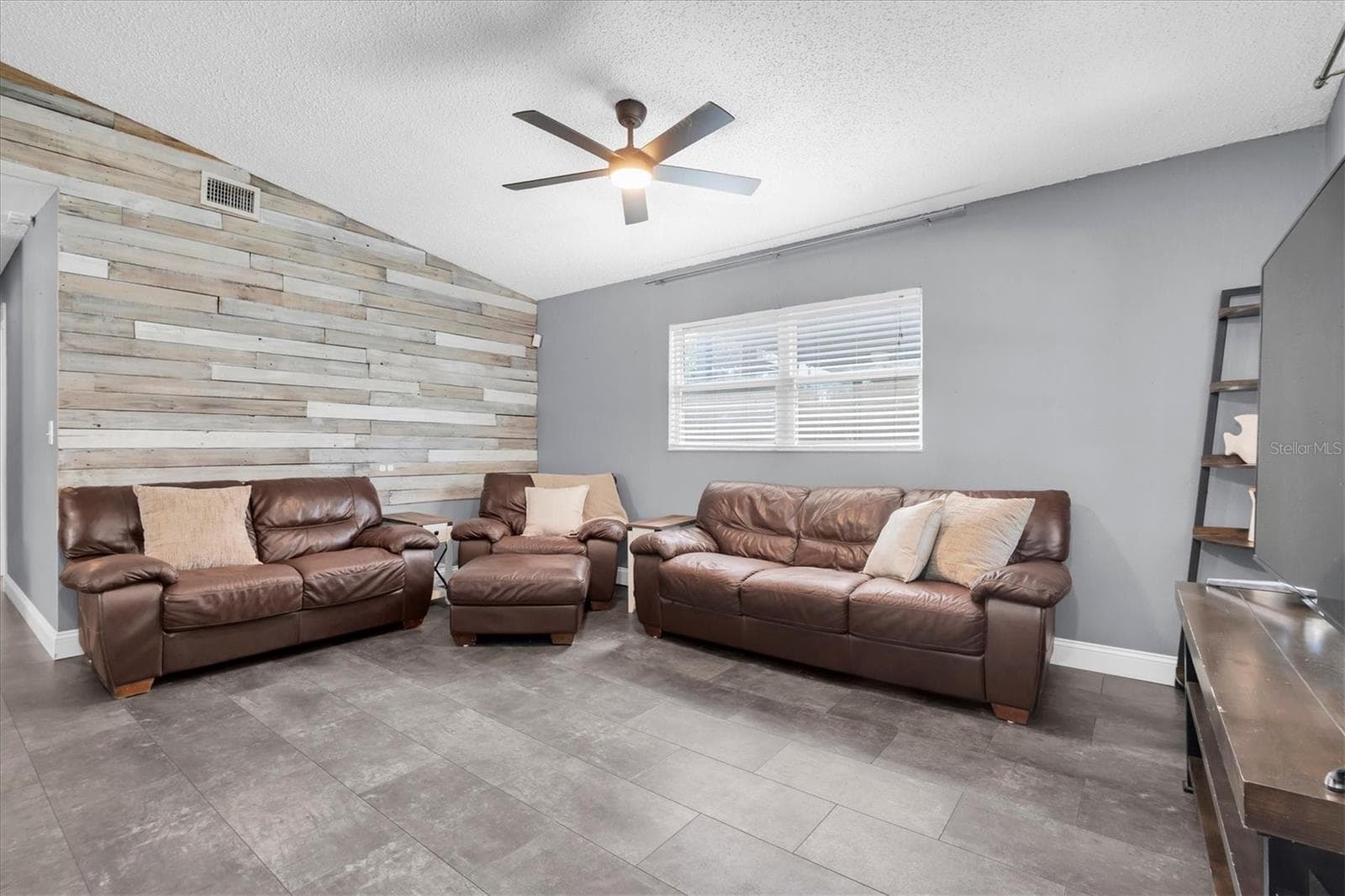 Single Family Residence at 1951 TAYLOR LAKE CIR, SEMINOLE, photo 5 of 34