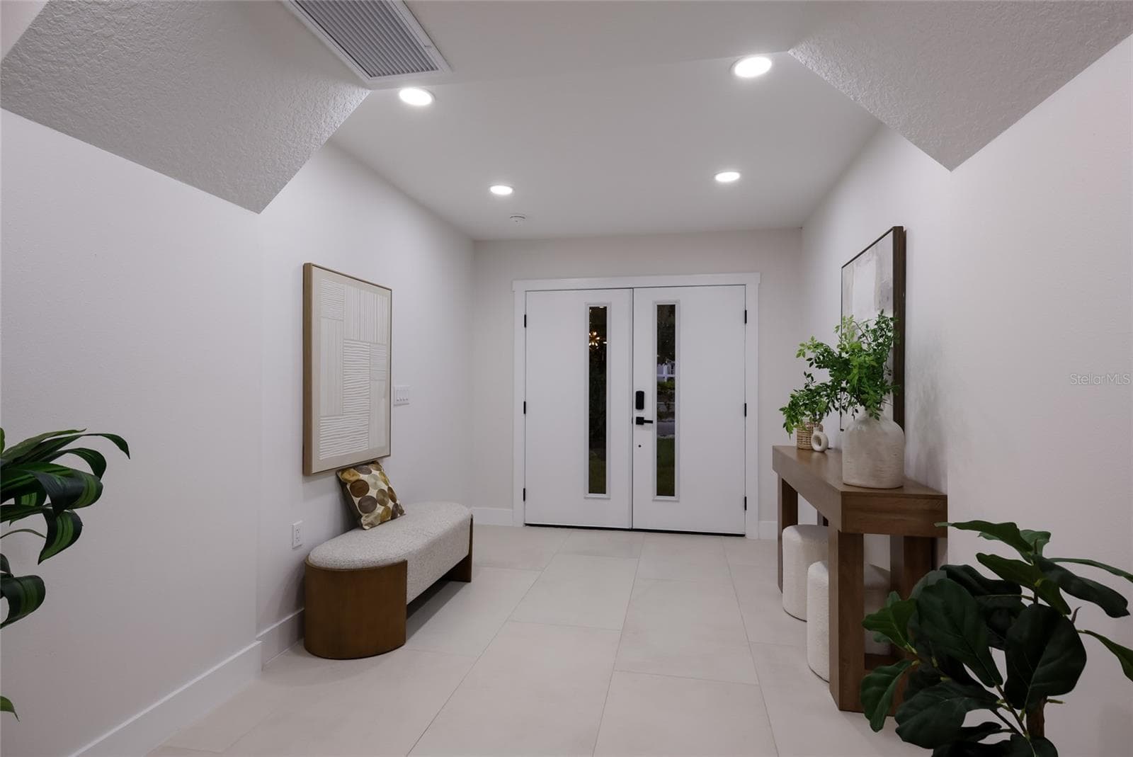 Single Family Residence at 780 INDIAN BEACH CIR, SARASOTA, photo 5 of 43