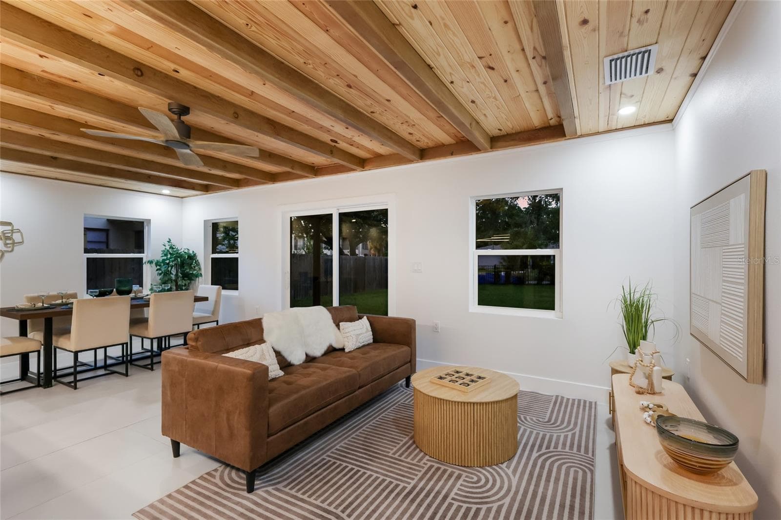 Single Family Residence at 780 INDIAN BEACH CIR, SARASOTA, photo 14 of 43