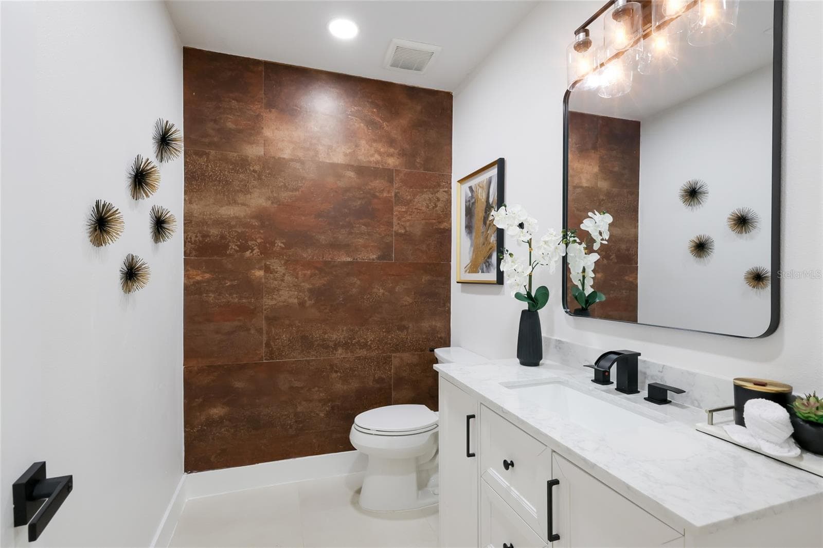 Single Family Residence at 780 INDIAN BEACH CIR, SARASOTA, photo 18 of 43