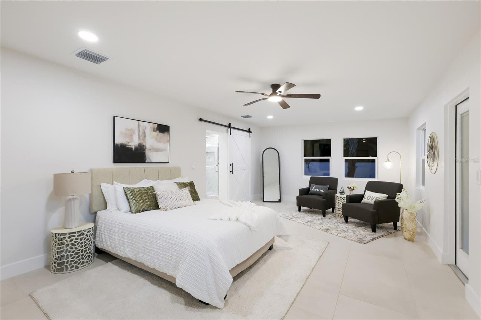 Single Family Residence at 780 INDIAN BEACH CIR, SARASOTA, photo 19 of 43