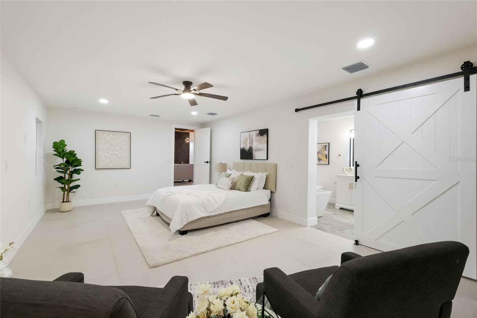 Single Family Residence at 780 INDIAN BEACH CIR, SARASOTA, photo 20 of 43