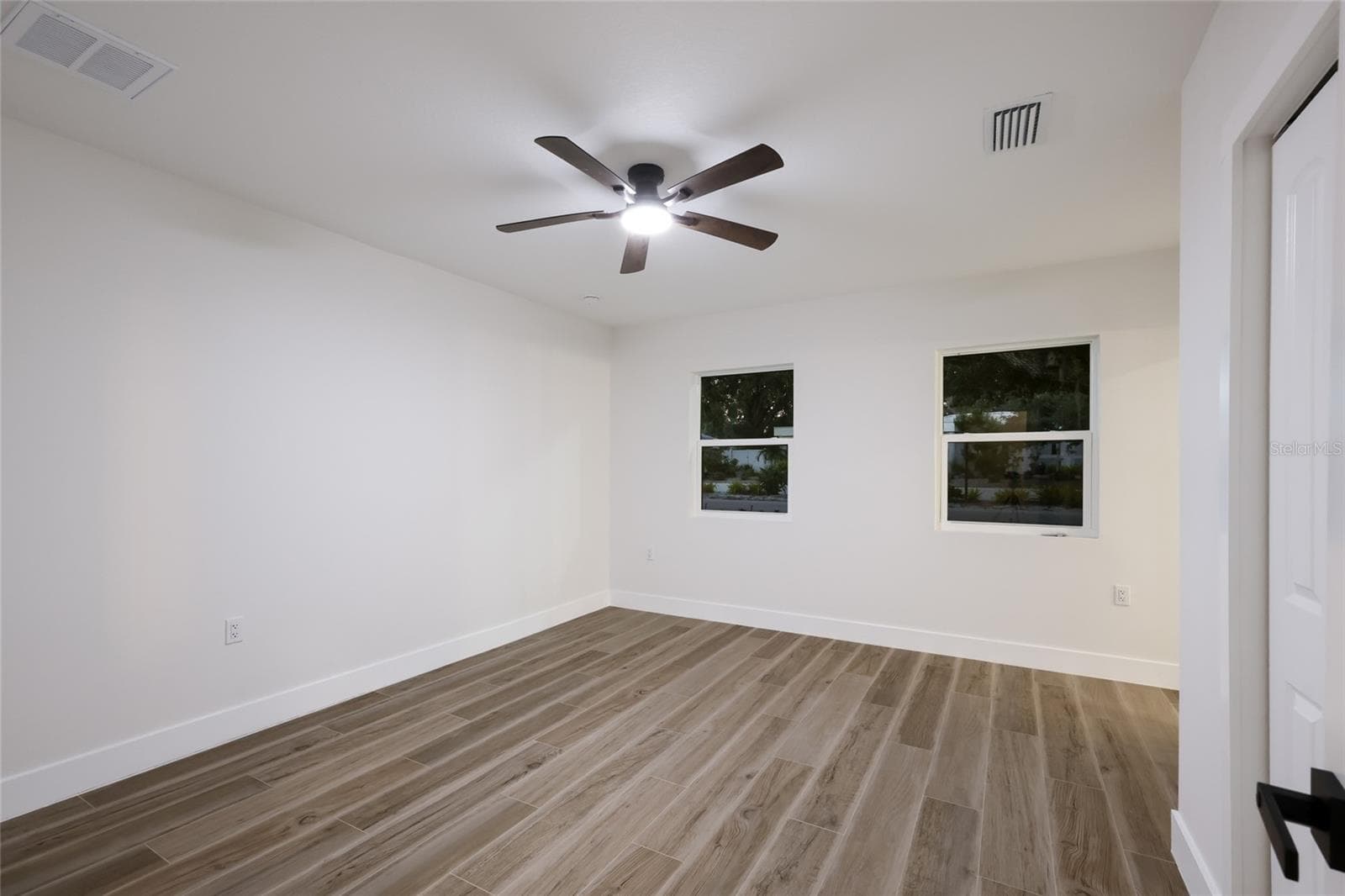 Single Family Residence at 780 INDIAN BEACH CIR, SARASOTA, photo 24 of 43