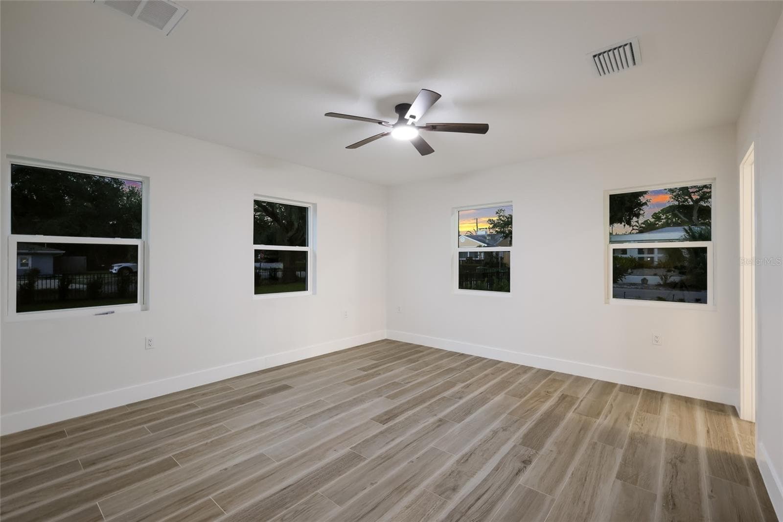 Single Family Residence at 780 INDIAN BEACH CIR, SARASOTA, photo 27 of 43
