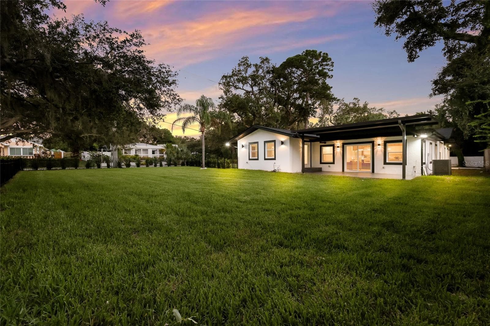 Single Family Residence at 780 INDIAN BEACH CIR, SARASOTA, photo 34 of 43
