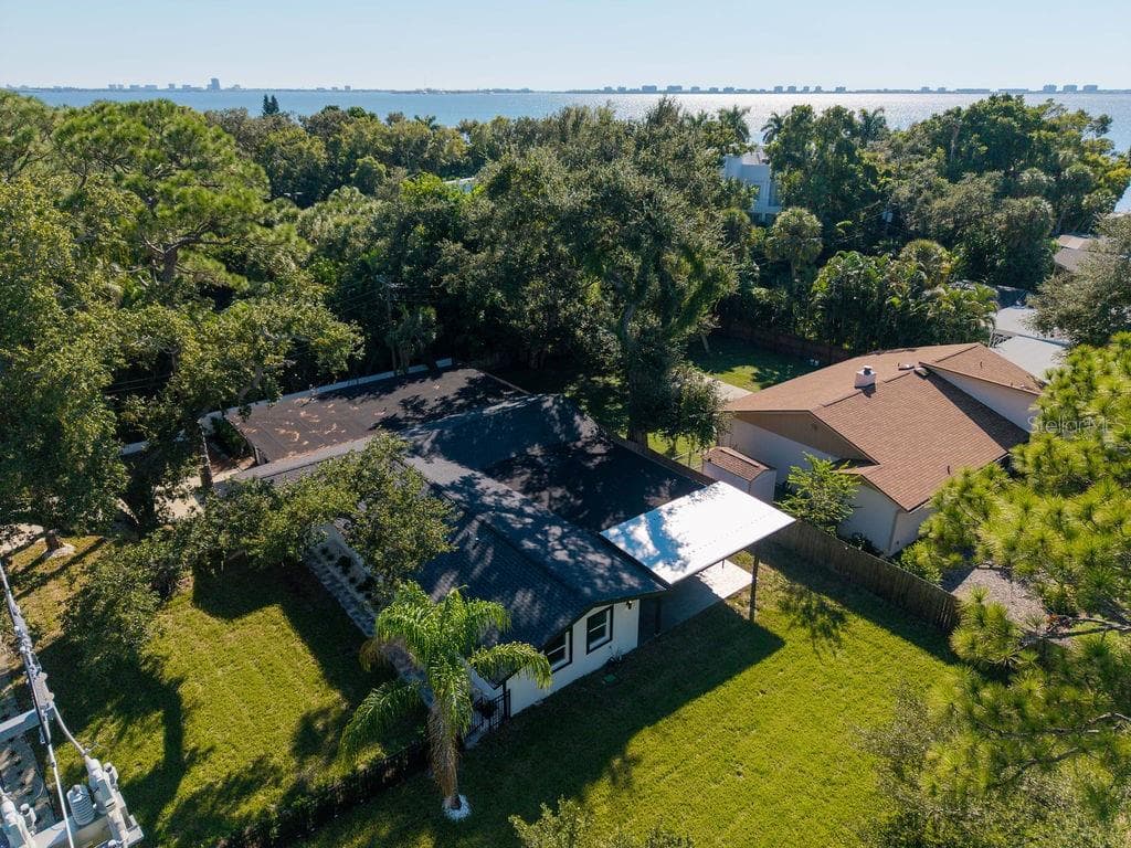 Single Family Residence at 780 INDIAN BEACH CIR, SARASOTA, photo 36 of 43