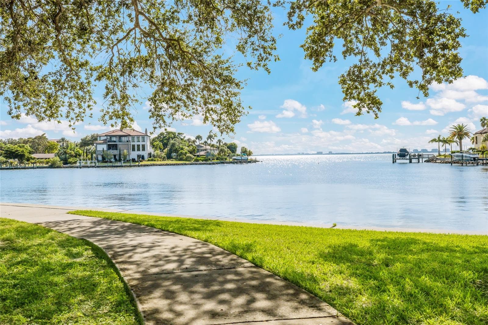 Single Family Residence at 780 INDIAN BEACH CIR, SARASOTA, photo 39 of 43
