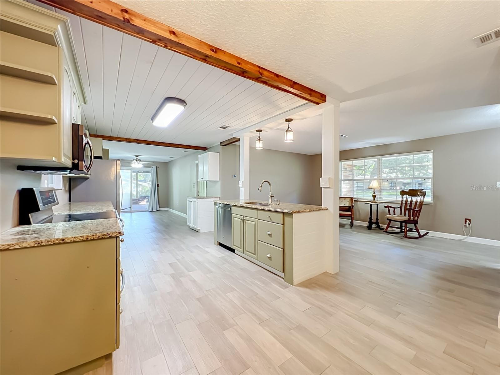 Single Family Residence at 35933 CLEAR LAKE CIR, EUSTIS, photo 20 of 58