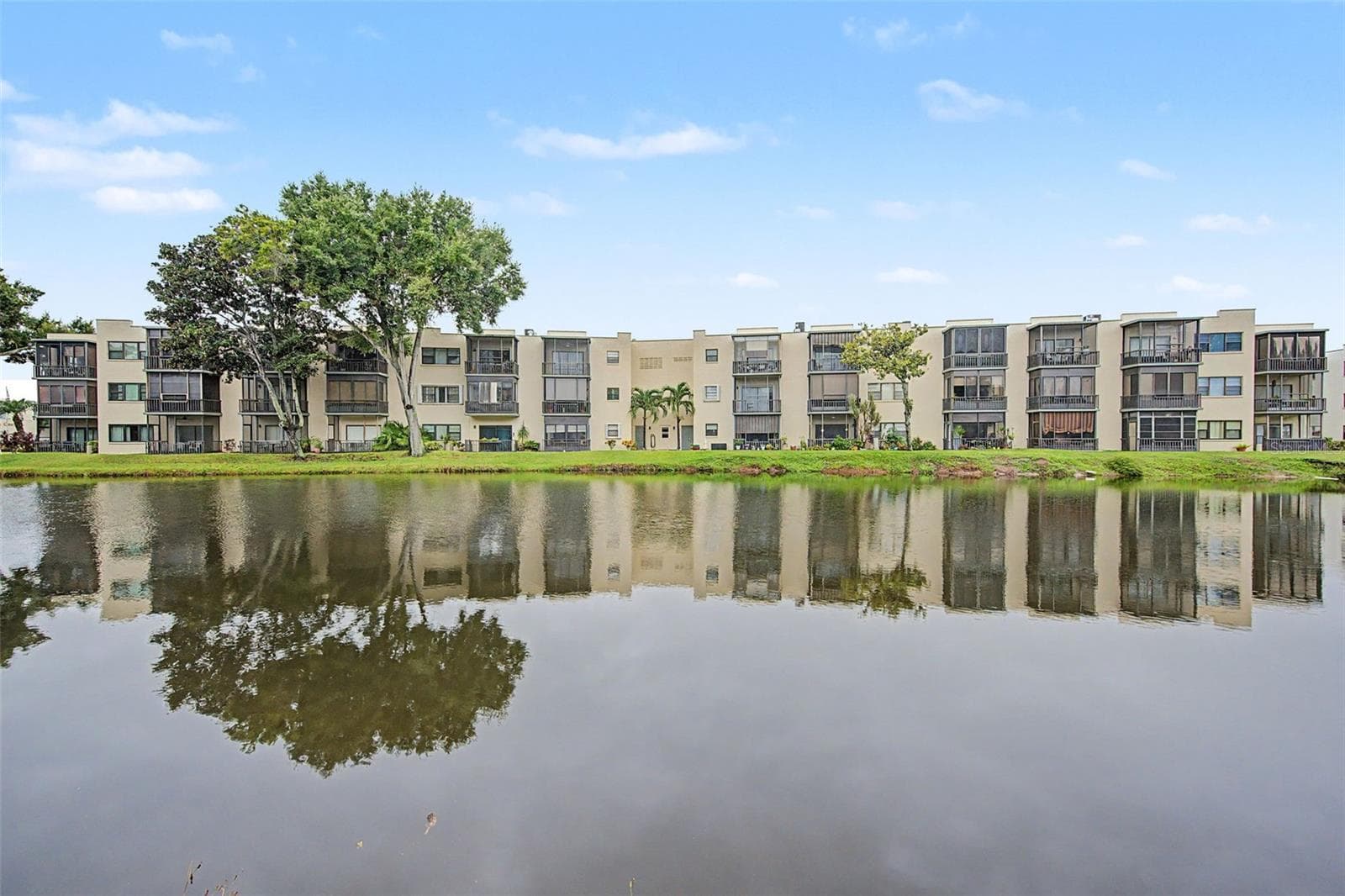 Condominium at 7951 58TH AVE N #112, ST PETERSBURG, photo 27 of 45