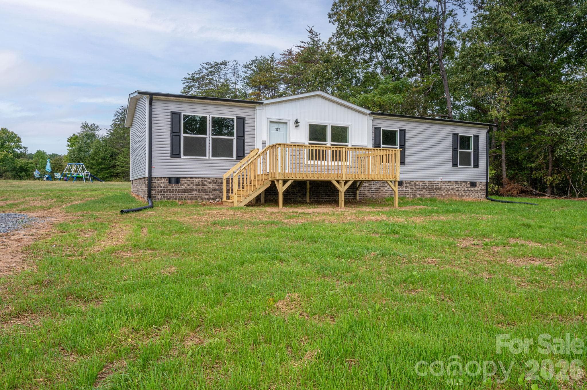 Single Family Residence at 207 Grassy Field Court, Lawndale, photo 43 of 43