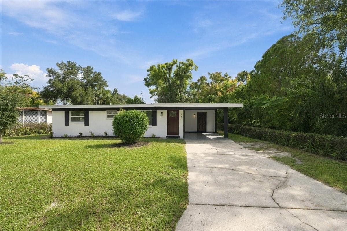 Single Family Residence at 240 WESTWOOD AVE, WINTER HAVEN, photo 3 of 64