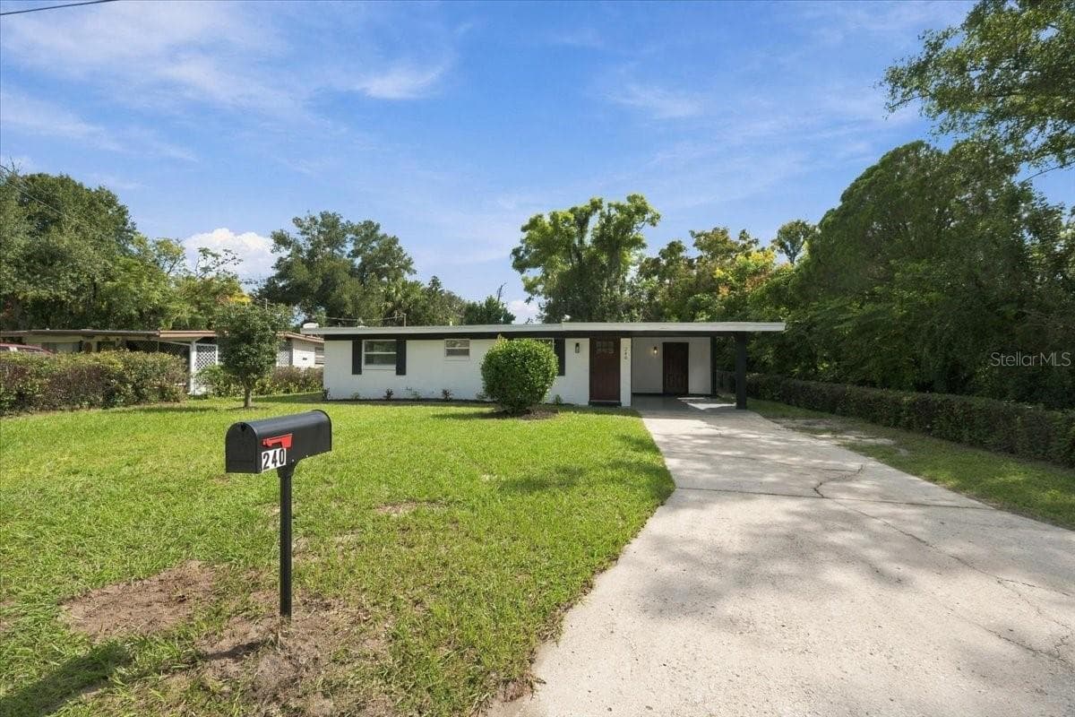 Single Family Residence at 240 WESTWOOD AVE, WINTER HAVEN, photo 6 of 64