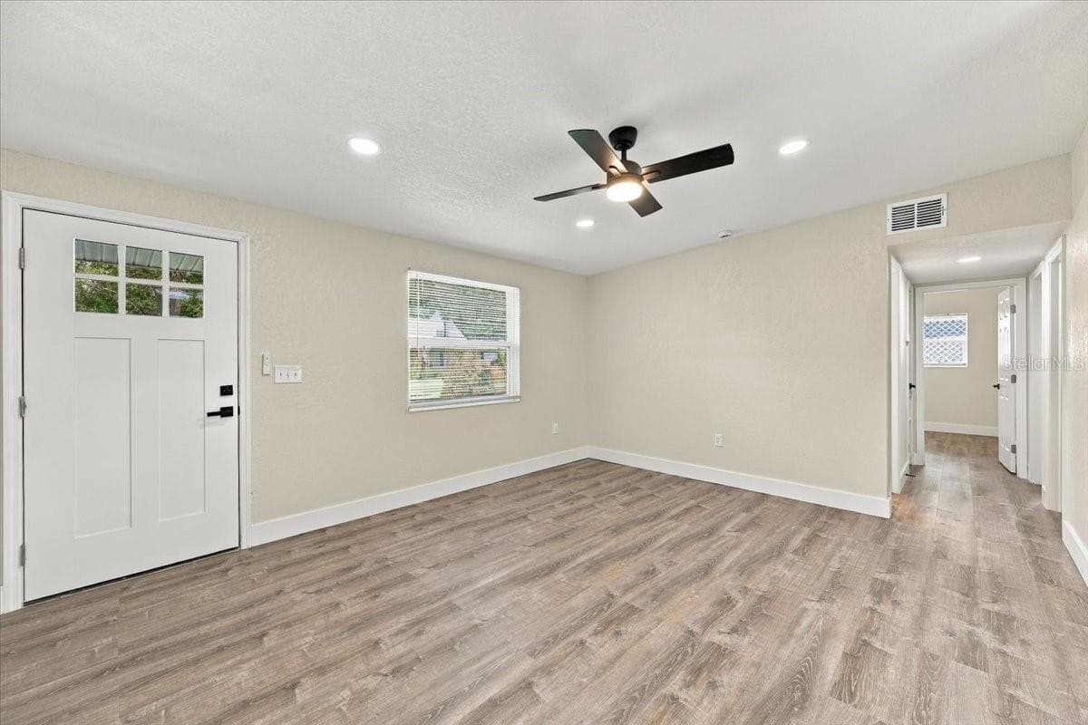 Single Family Residence at 240 WESTWOOD AVE, WINTER HAVEN, photo 14 of 64