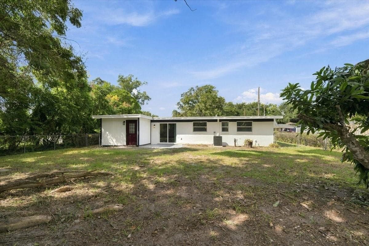 Single Family Residence at 240 WESTWOOD AVE, WINTER HAVEN, photo 48 of 64