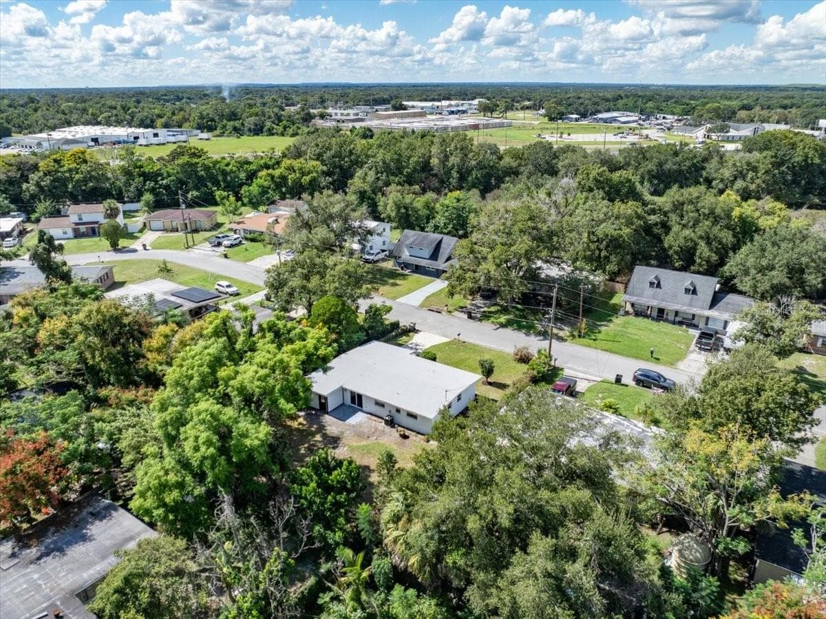 Single Family Residence at 240 WESTWOOD AVE, WINTER HAVEN, photo 57 of 64