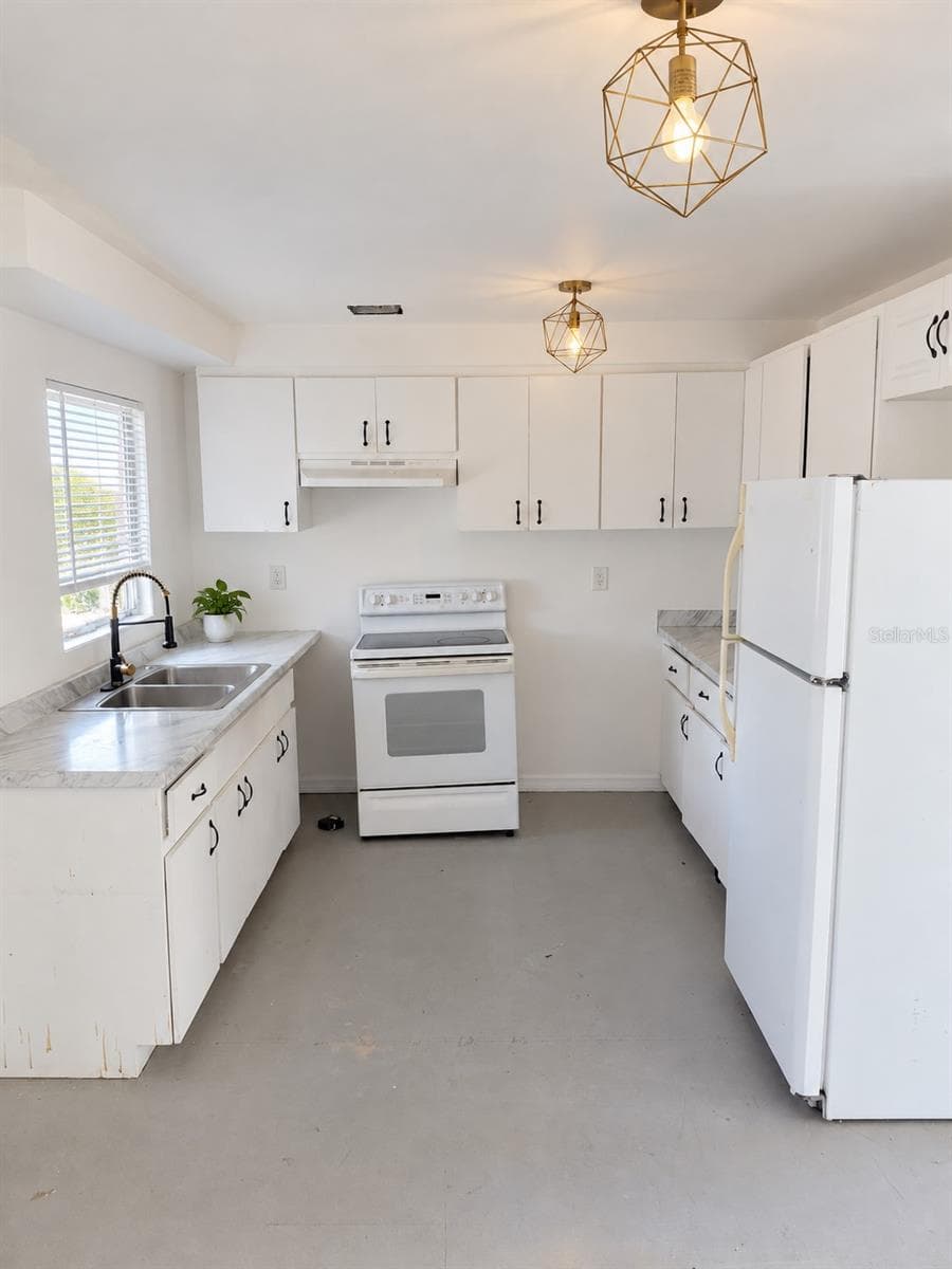 KITCHEN AREA - 43 S BARBOUR ST, BEVERLY HILLS