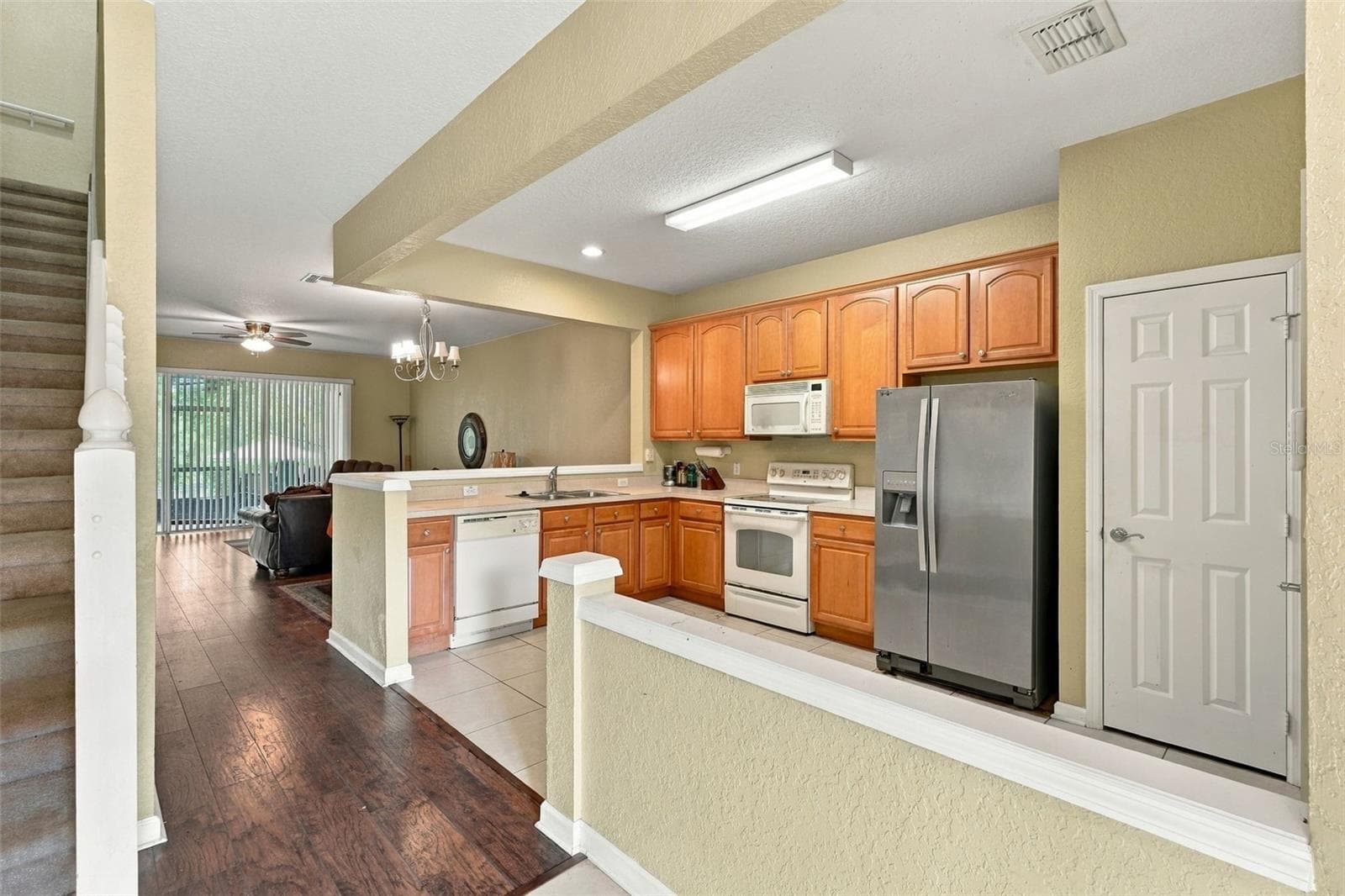 Townhouse at 2521 STOCKTON DR, SANFORD, photo 8 of 36