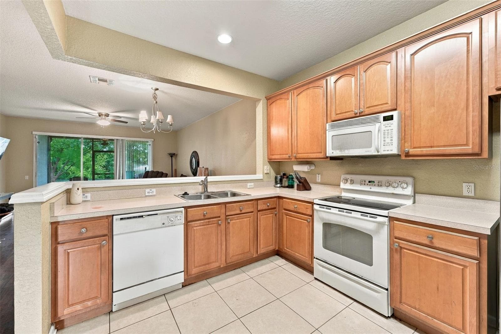 Townhouse at 2521 STOCKTON DR, SANFORD, photo 10 of 36