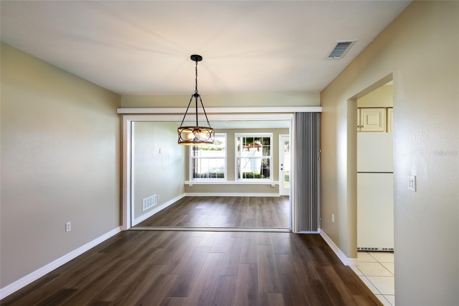 Single Family Residence at GULF GATE, SARASOTA, photo 9 of 41