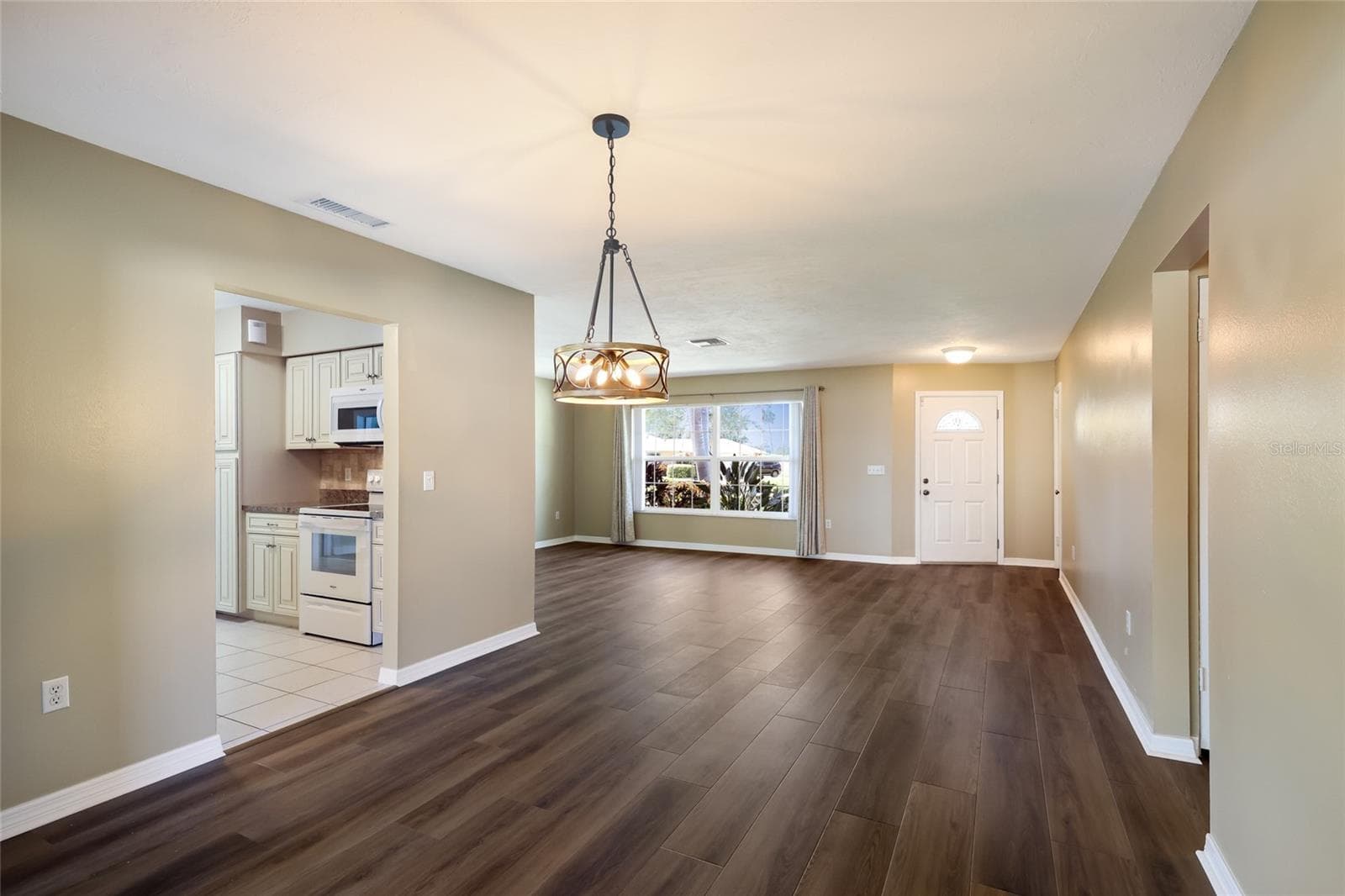 Single Family Residence at GULF GATE, SARASOTA, photo 15 of 41