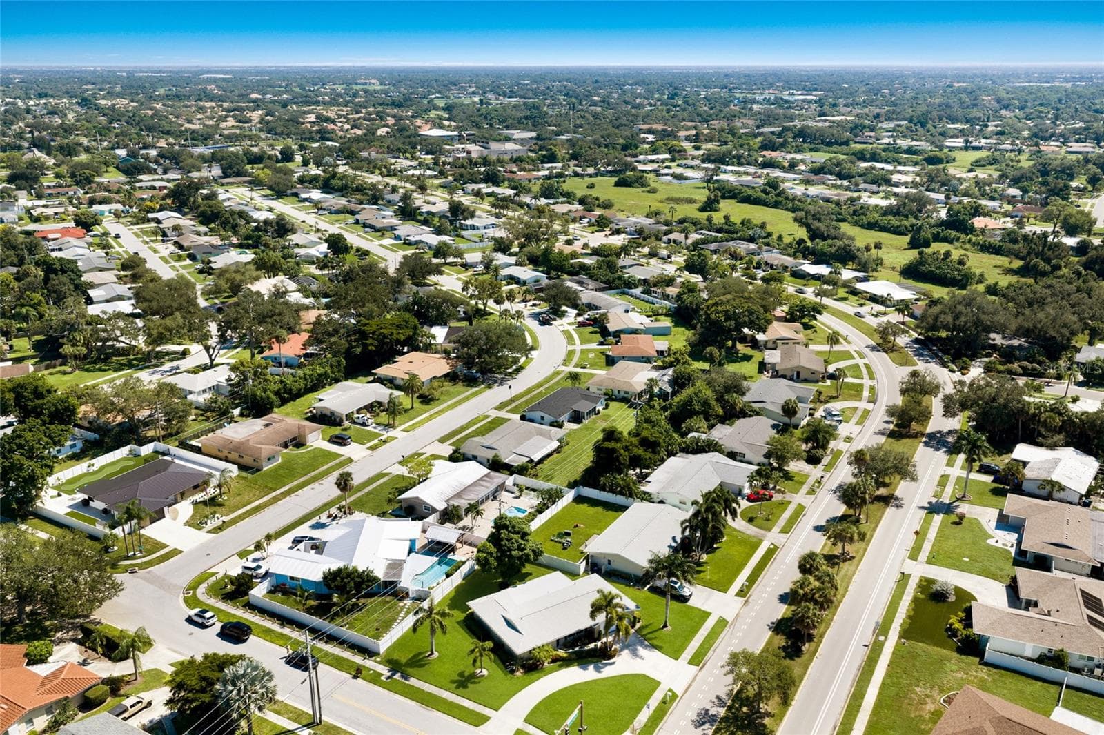 Single Family Residence at GULF GATE, SARASOTA, photo 38 of 41