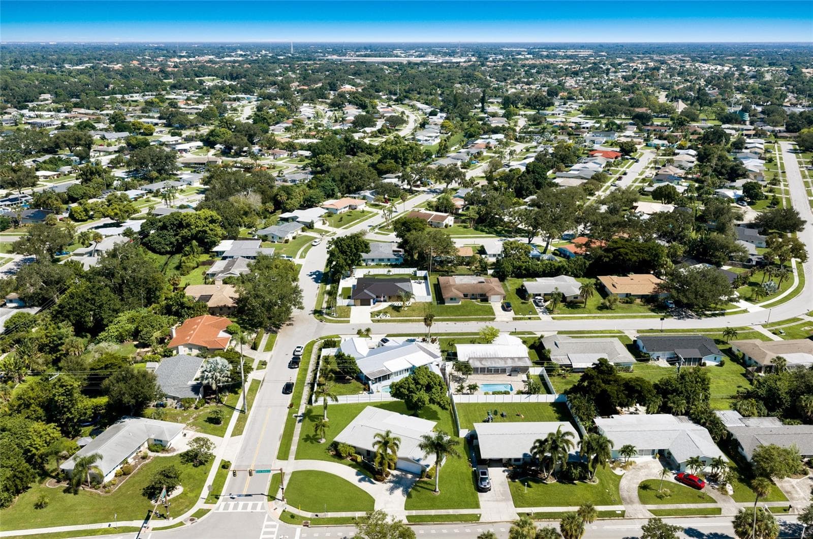 Single Family Residence at GULF GATE, SARASOTA, photo 39 of 41