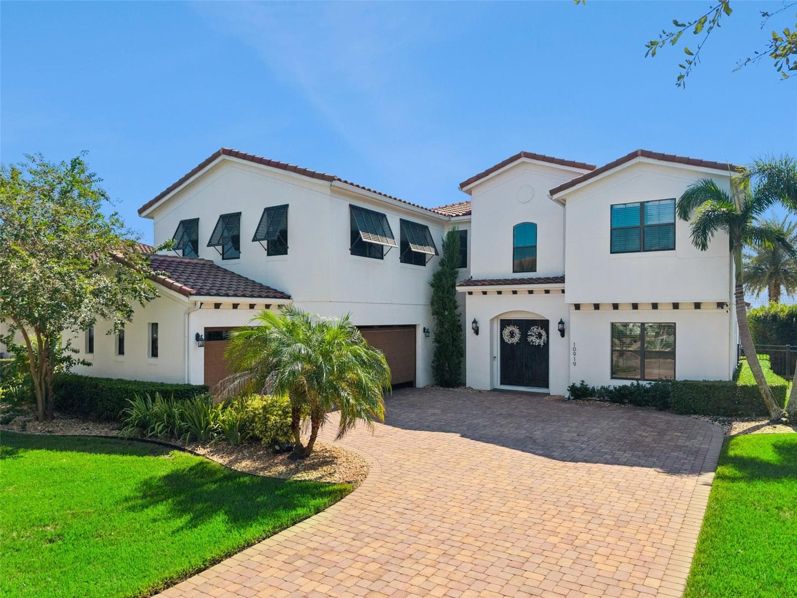 Single Family Residence at 10919 MOBBERLEY CIR, ORLANDO, photo 2 of 63