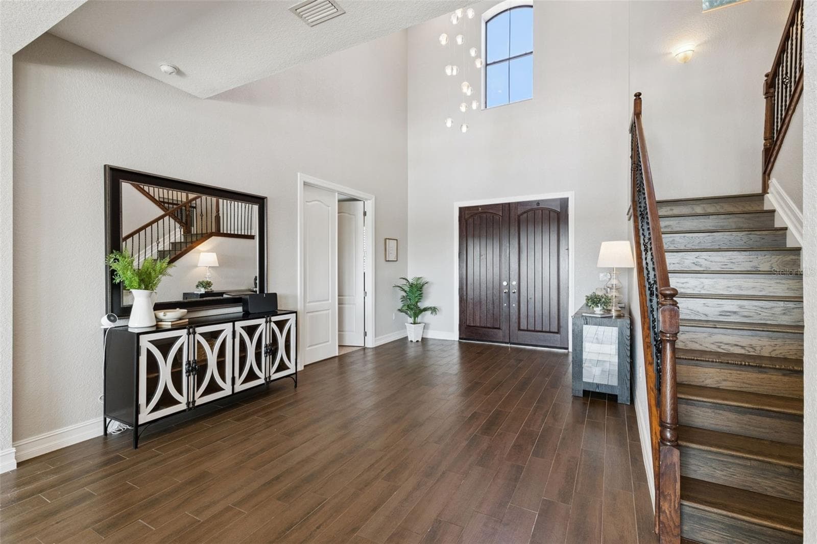 Single Family Residence at 10919 MOBBERLEY CIR, ORLANDO, photo 4 of 63