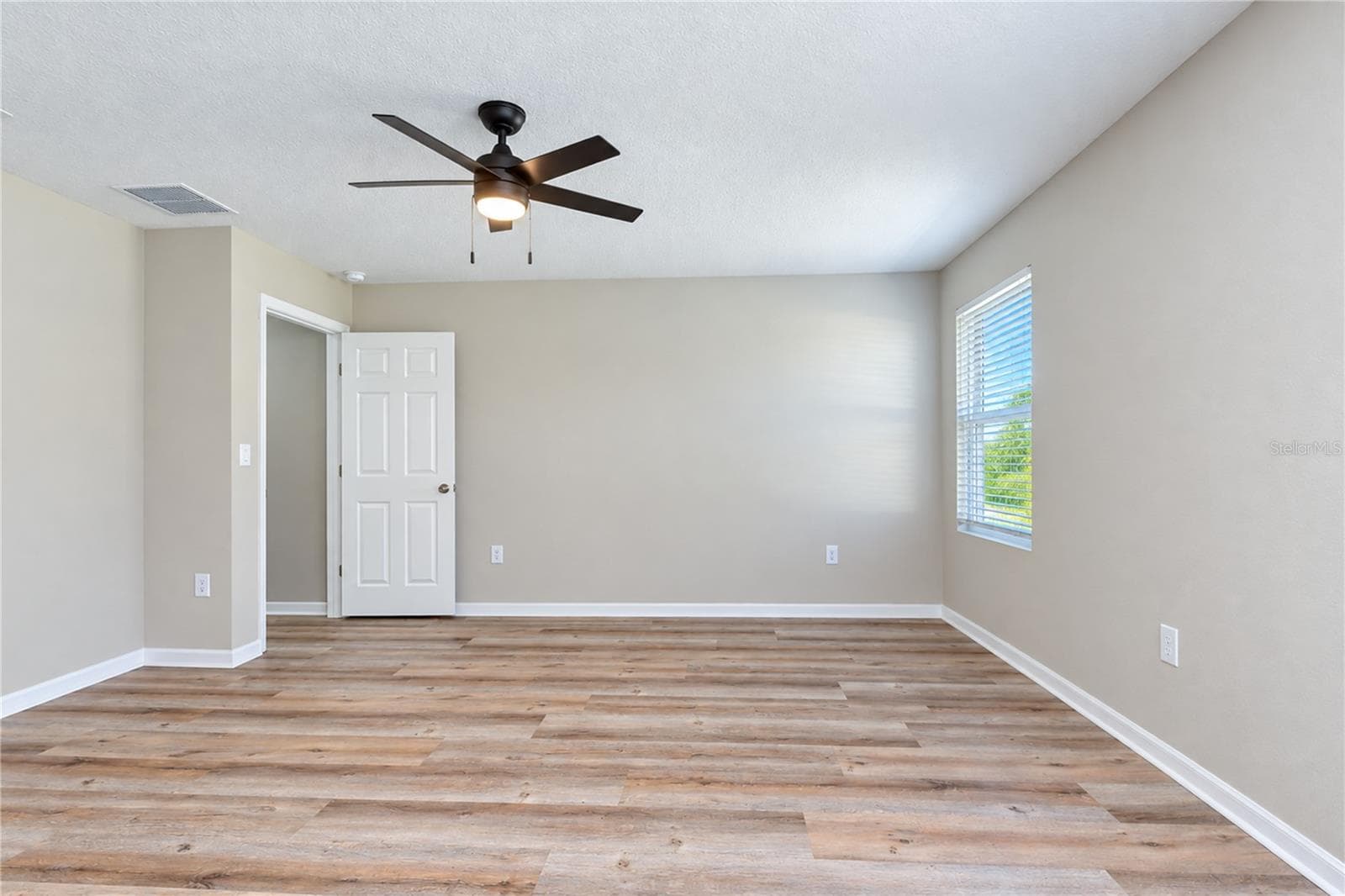 Spacious retreat tucked away at the back of the home. - 11484 BROOK EDGE AVE, RIVERVIEW