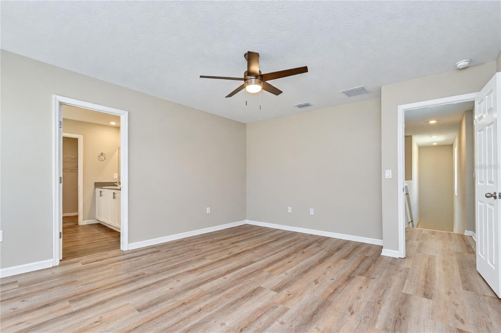 Private Primary Suite - 11484 BROOK EDGE AVE, RIVERVIEW
