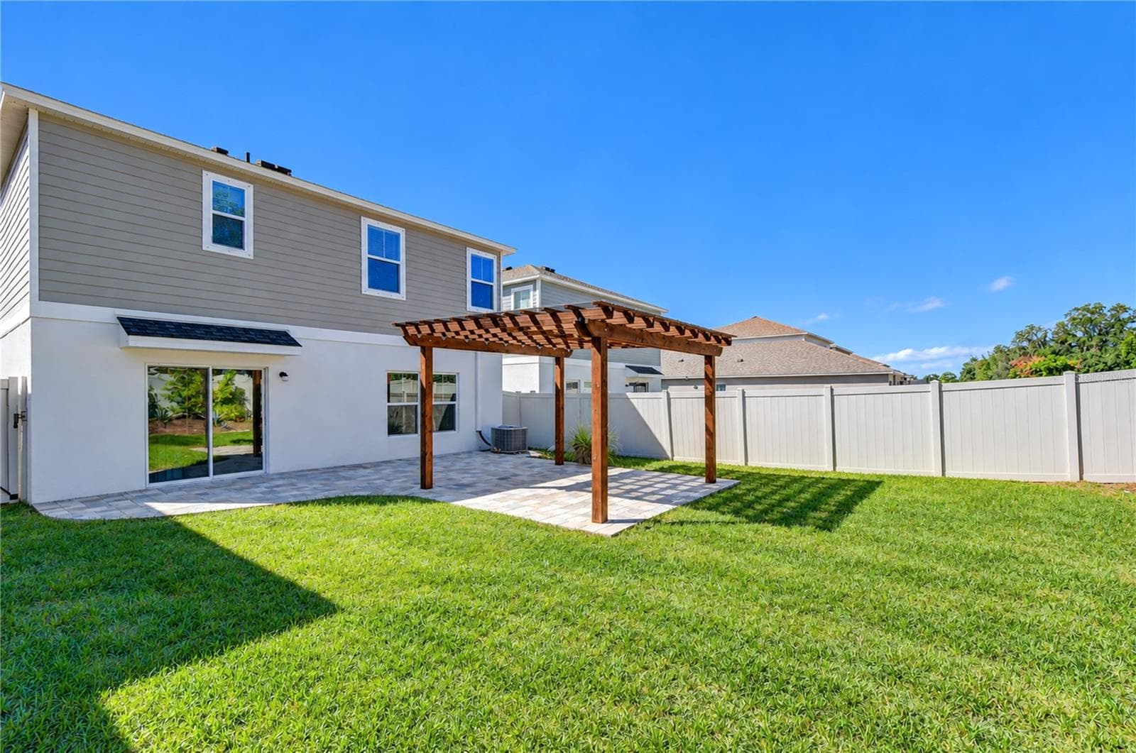 Thoughtfully designed outdoor retreat with no direct rear neighbors. - 11484 BROOK EDGE AVE, RIVERVIEW