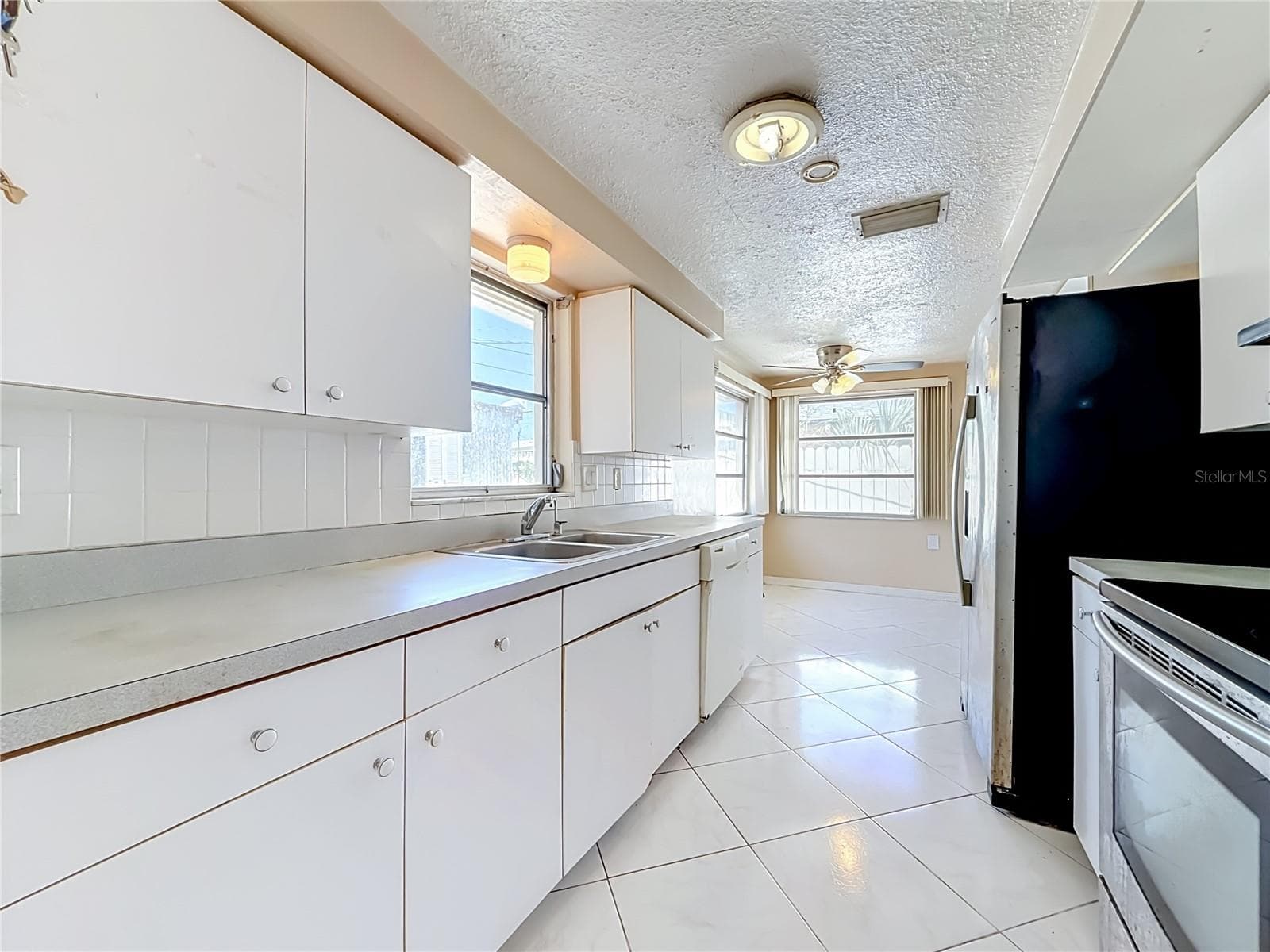 Single Family Residence at 1153 CHANCELLOR DR, HOLIDAY, photo 8 of 80