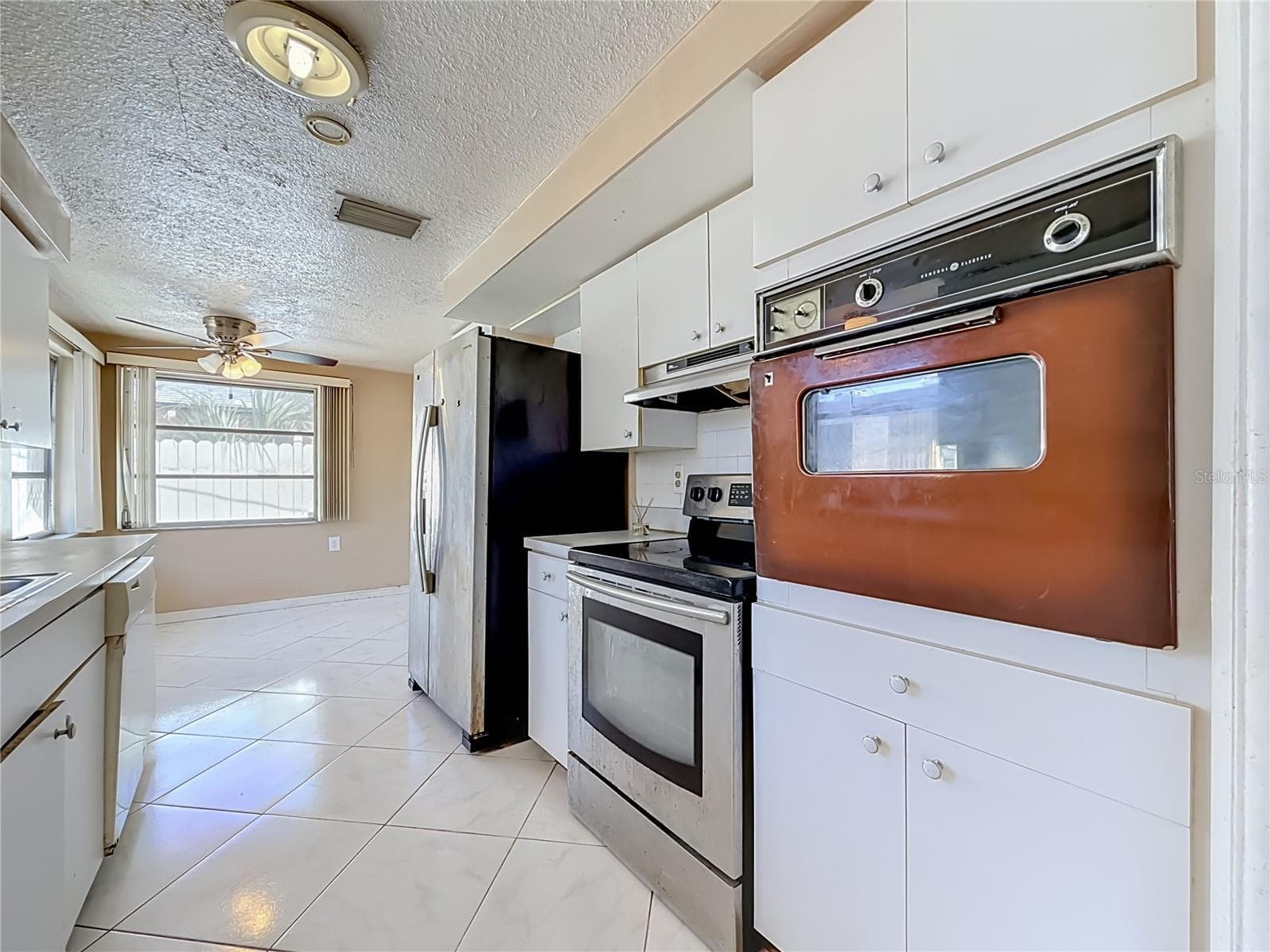 Single Family Residence at 1153 CHANCELLOR DR, HOLIDAY, photo 9 of 80